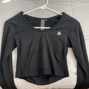 Ryderware long sleeve crop workout top